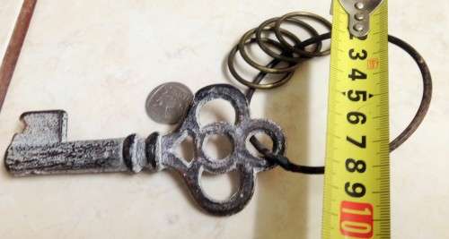 Antique Style Cast Iron Key + Ring