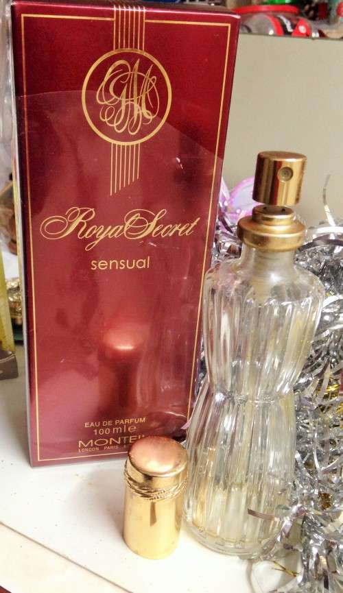 Perfume bottle YOUTH DEW empty + empty Box Royal Secret