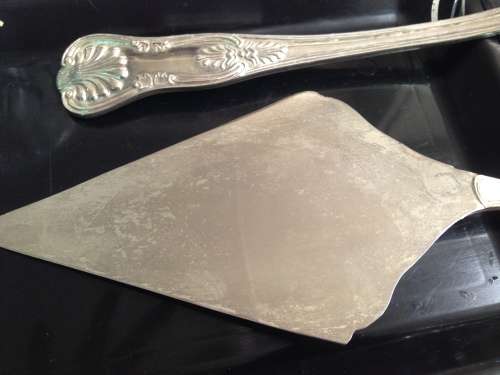 1 PASTA FORK AND 1 LIFTERhasSERRATED  EDGES*KINGS PATTERN232grms solid*GREAT COUNTRY HOME DECOR*