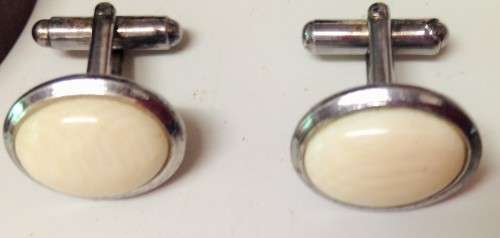 CUFF LINKS -WHITE Silver tone metal *GREATCOUNTRY HOME DECOR*L@@KatMyBUYNOWitemsNOWAITING