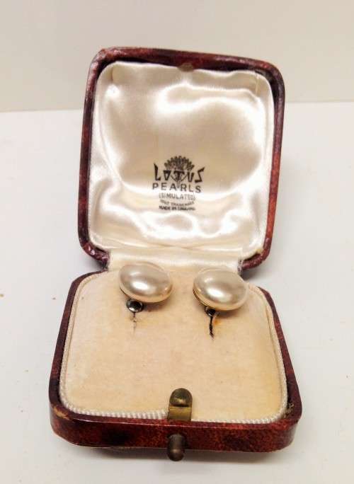 VINTGE LOTUS SCREWonPEARLearrings*ORIGINALboxSimilated+mopCAVIAR SPOON*GREAT COUNTRY HOME DECOR*l@@K
