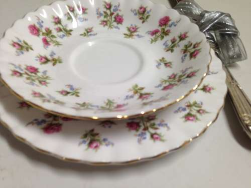ROYAL ALBERT*CAKE PLATESAUCER+CAKE KNIFE*GREAT COUNTRY HOME DECOR*L@@KatMY*BUY NOW*items*NO WAITING*