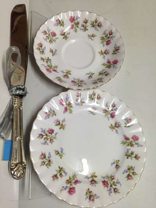 ROYAL ALBERT*CAKE PLATESAUCER+CAKE KNIFE*GREAT COUNTRY HOME DECOR*L@@KatMY*BUY NOW*items*NO WAITING*