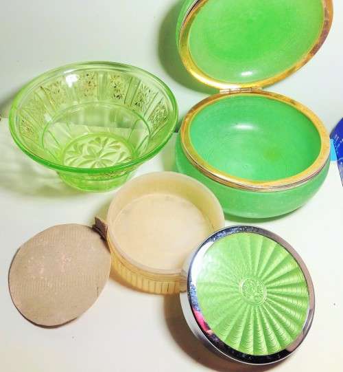 RARE*GREENglass+MARBLEboxHinge+POLYcont.ChromeLid*GREAT COUNTRyHOMeDECOR*L@@katMY*BUYNOW*NO WAITING*