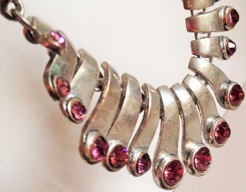 VintageBIBNecklaceSilverToneMETAL16PINK CRYSTAL*GREAT COUNTRY HOME DECOR*L@@katMY*BUYNOW*NO WAITING*