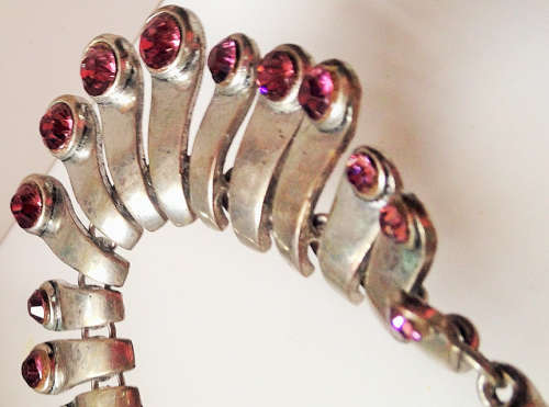 VintageBIBNecklaceSilverToneMETAL16PINK CRYSTAL*GREAT COUNTRY HOME DECOR*L@@katMY*BUYNOW*NO WAITING*