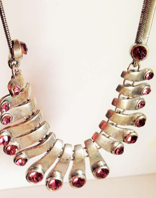 VintageBIBNecklaceSilverToneMETAL16PINK CRYSTAL*GREAT COUNTRY HOME DECOR*L@@katMY*BUYNOW*NO WAITING*