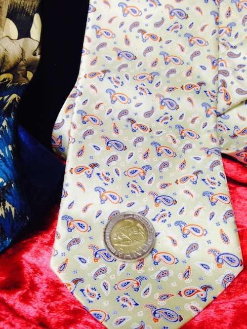 EXQUISITE "CRYSTAL"SILKPaisley tie+Elephants *GREAT COUNTRY HOME DECOR*L@@K AtmyBUY NOW*NO WAITING
