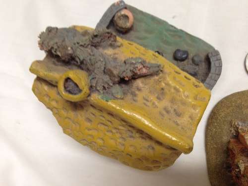 Lilliputian Lane English Cottage x2 figurines one1987LOOK At My BUY NOW listings NO WAITING