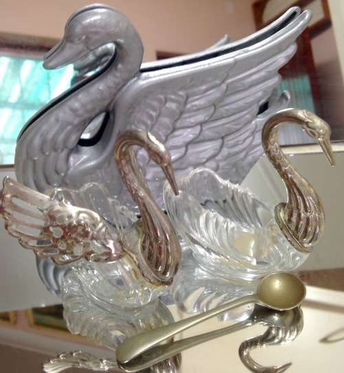 GODINGE c1984Cast Iron Swan + 2 Swan SALTS glass EPNS metal wing +1 mustard Spoon