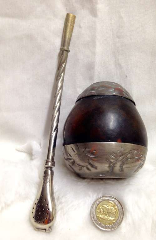 Bombilla tea 1 metal straw Strainer Argentina +1 Gourd which has silver tone metal chase work
