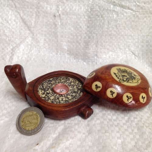 Compass - ORIENTAL c 1949/50 Japanese Feng Shui Tortoise Wood bone  insets Calligraphy
