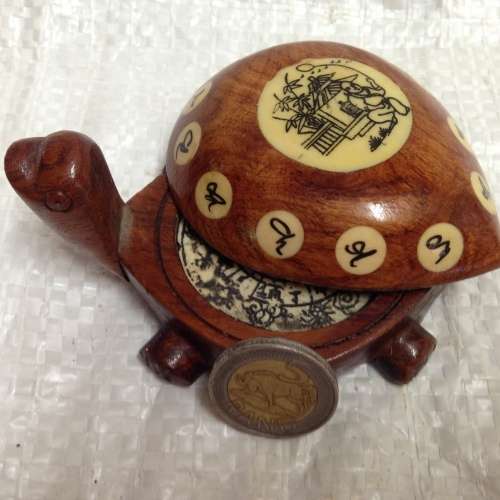 Compass - ORIENTAL c 1949/50 Japanese Feng Shui Tortoise Wood bone  insets Calligraphy