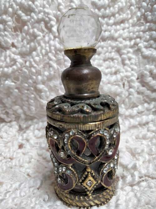 GORGEOUS PERFUME bottle entwined Red enameled hearts crystal encrusted+ Crystal stoper metal dauber