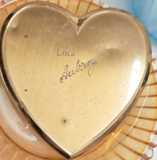 Powder COMPACT So Special*Heart shape gold tone blush metal Scroll  initial+ Scrip reads Love Aubrey
