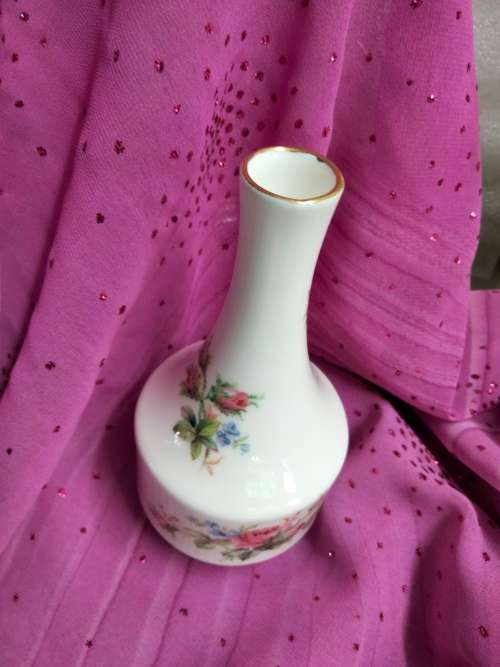 Royal Albert* Moss Rose *Posy Vase Bone china British Look AtMy Buy Now Listings NO WAITING