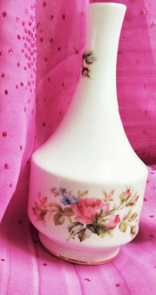 Royal Albert* Moss Rose *Posy Vase Bone china British Look AtMy Buy Now Listings NO WAITING