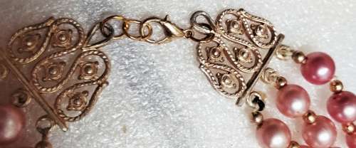 Necklace PINK Bib 3 strand Pearls degrees of Pink graduating sizes