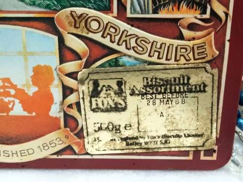 TIN - FOX Famous assorted Biscuits