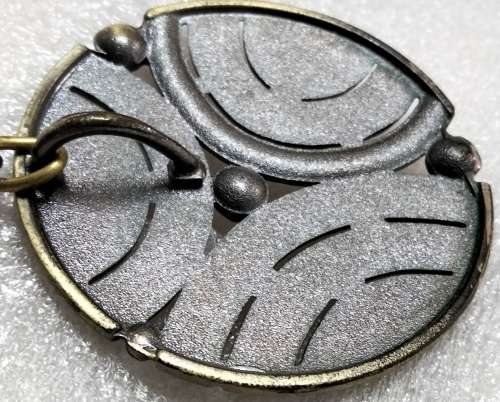 !!EXQUISITE!!!1 VINTAGE PENDANT HAS FANCY DESIGNS 2 RHINE STONES MISSING!!GREAT COUNTRY HOME DECOR!