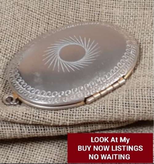 Unusual Necklace LOCKET hinged +Chain 2 tone metal outside embossed design+ silver inside gilt