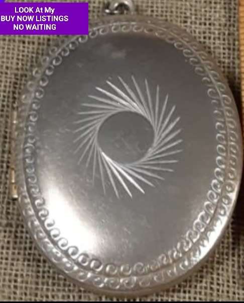 Unusual Necklace LOCKET hinged +Chain 2 tone metal outside embossed design+ silver inside gilt