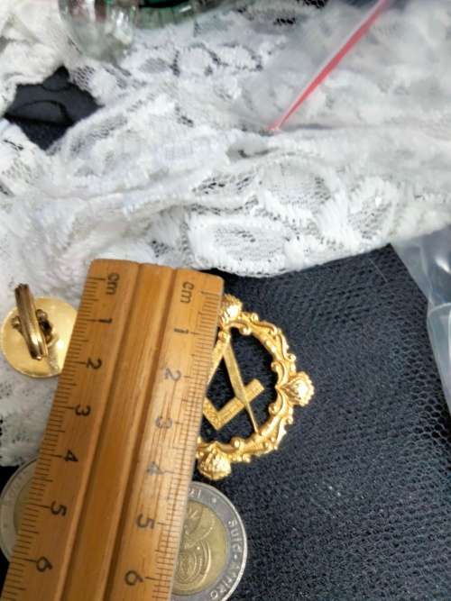 MASONIC PENDANT gold Tone metal + only 1 cuff link LOOK At My BUY NOW Items NO WAITING