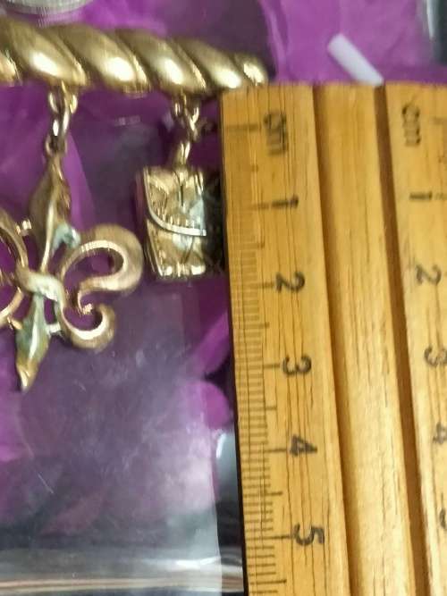 BROOCH Vintage French-Bar with 3 Charms on French 1Fleur de lys 1 medallion head on 1 hand bag