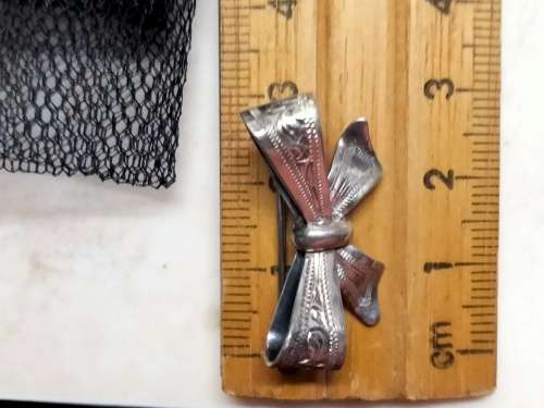 stamped SILVER Brooch* BOW* Pretty dainty small *LOOK at My BUY NOW items NO WAITING