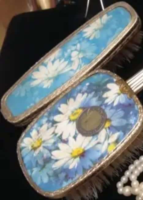 Mirror+Brush set - Vanity dressing table decor Blue has white daisy`s Vintage 1960s Very Pretty
