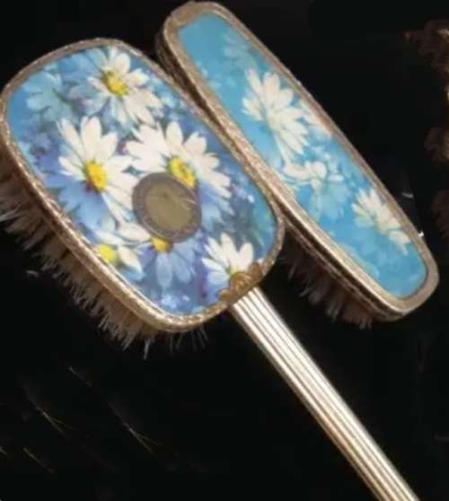 Mirror+Brush set - Vanity dressing table decor Blue has white daisy`s Vintage 1960s Very Pretty