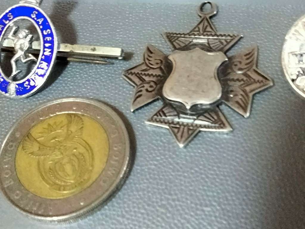 STERLING SILVER Fob CharmMalteseCrossShield William LeatherBIRMINGHAM+WW2PinVolunteer+Sweetheart Bro