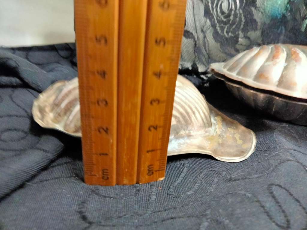 9 items 2 EPNS Clam shell Butter Dishes +1 frosted Glass inner+6 Cocktail forks LOOK At My BUY NOW