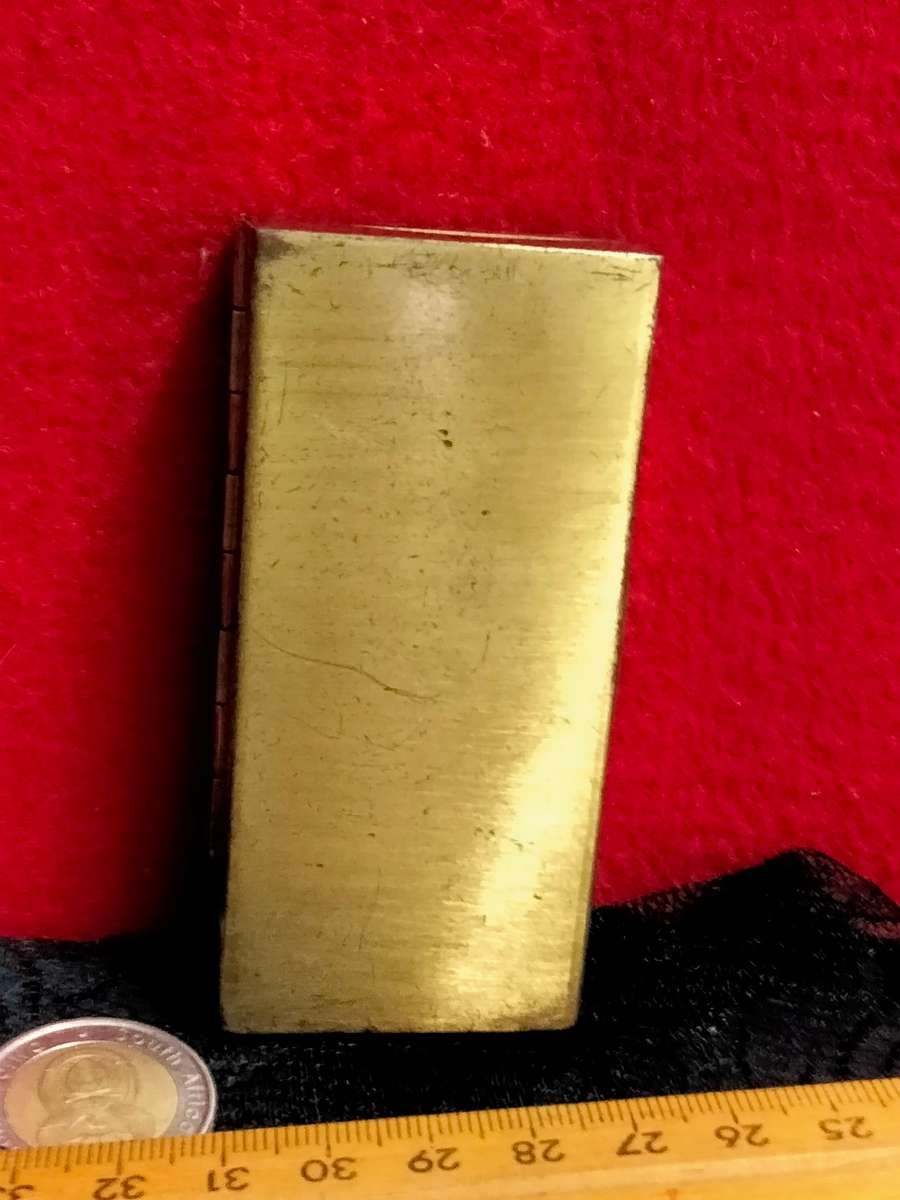 Ladies cigarette box - embossed rectangular hinged lid gold tone metal
