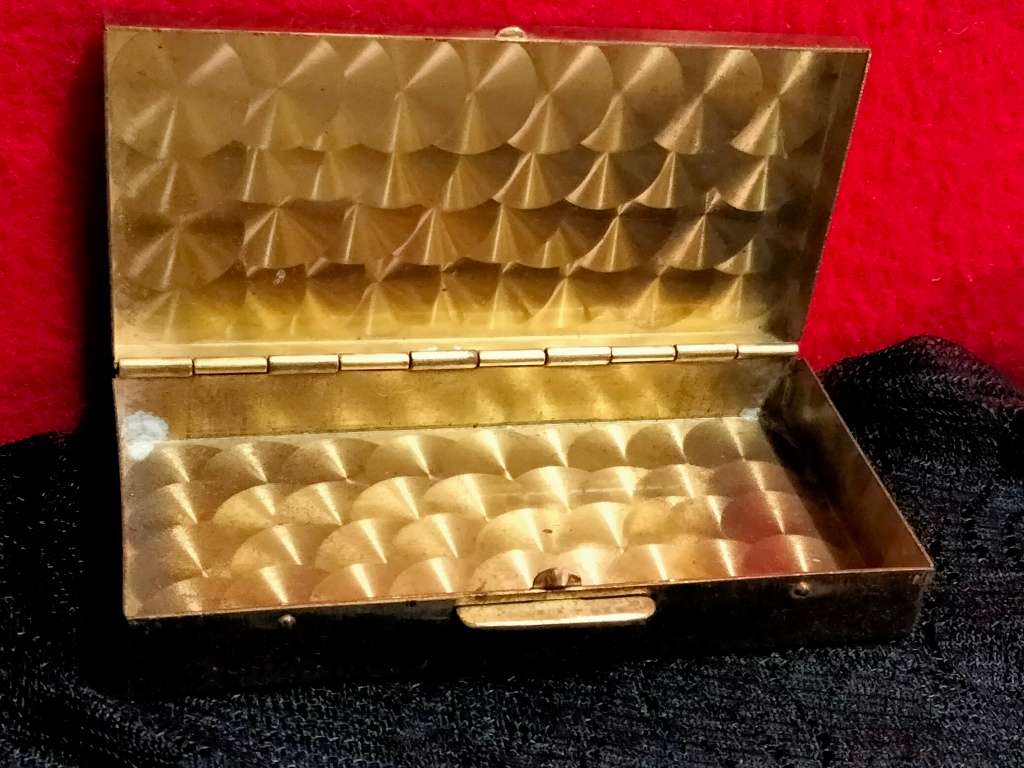 Ladies cigarette box - embossed rectangular hinged lid gold tone metal