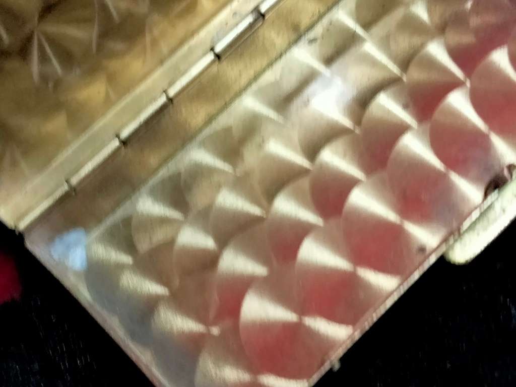 Ladies cigarette box - embossed rectangular hinged lid gold tone metal