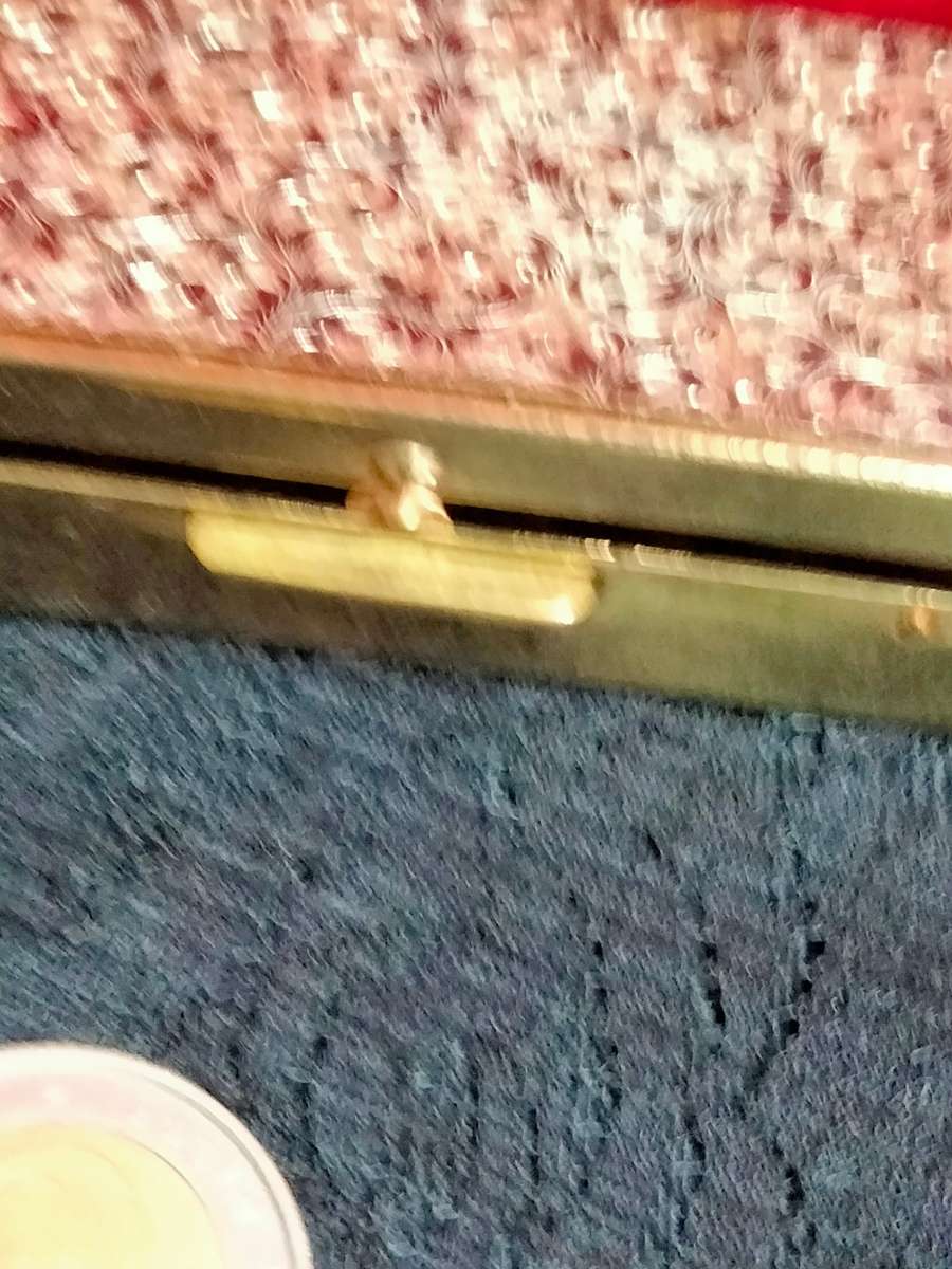 Ladies cigarette box - embossed rectangular hinged lid gold tone metal