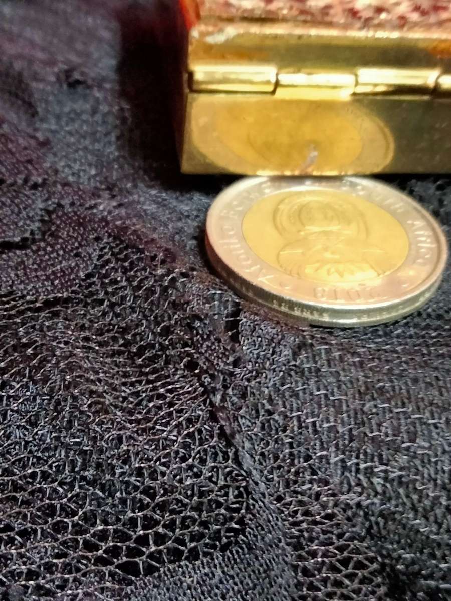 Ladies cigarette box - embossed rectangular hinged lid gold tone metal