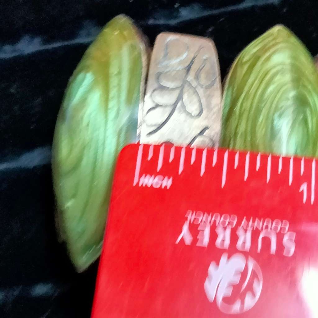 Bracele Stretch Links metal Gothic trimComposite Greene+ silver metal trim+Oblong metal has flowers