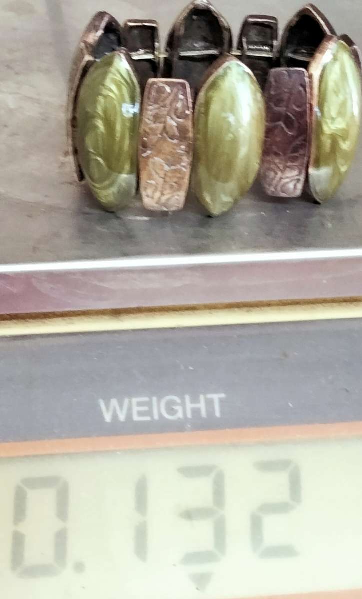 Bracele Stretch Links metal Gothic trimComposite Greene+ silver metal trim+Oblong metal has flowers