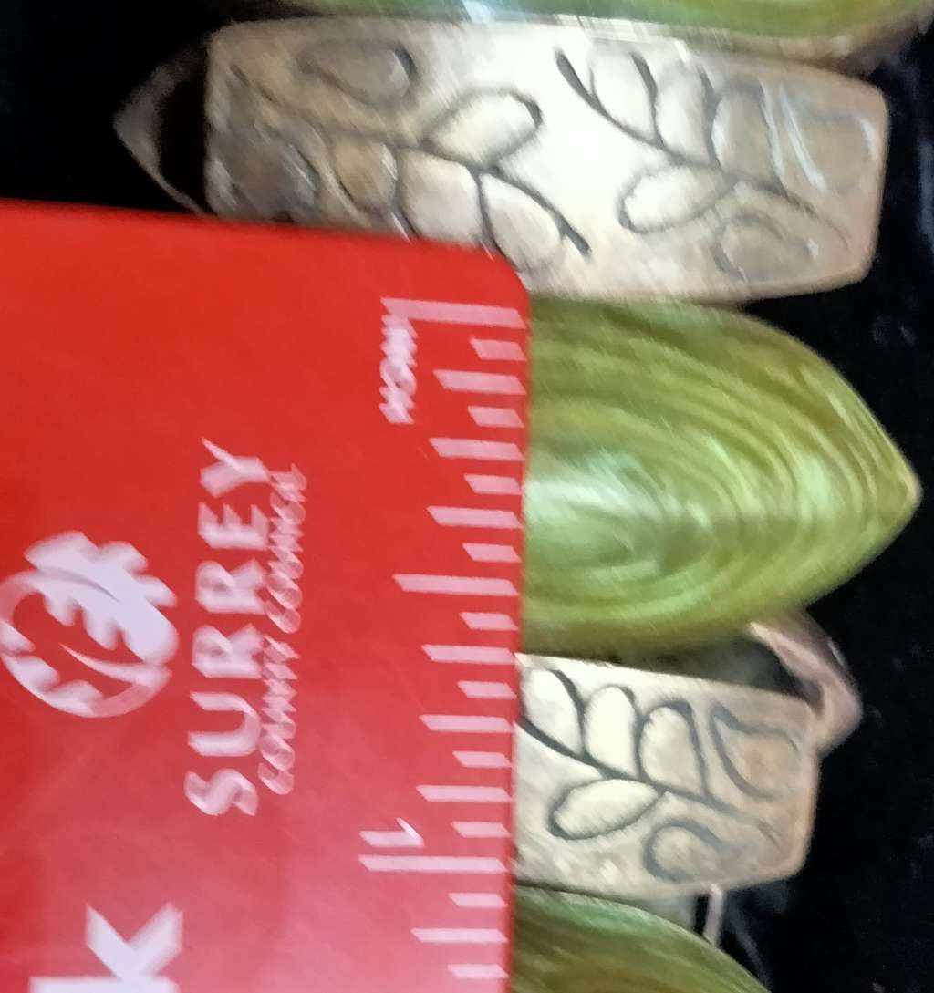 Bracele Stretch Links metal Gothic trimComposite Greene+ silver metal trim+Oblong metal has flowers