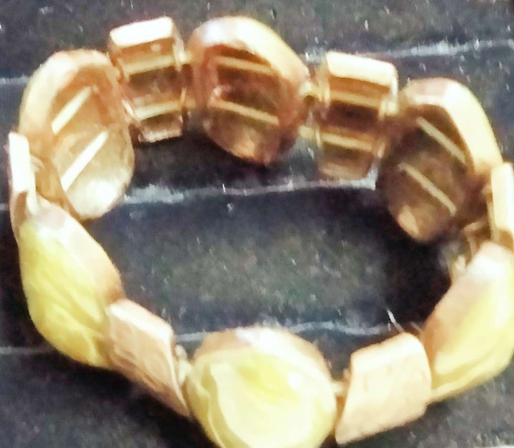 Bracele Stretch Links metal Gothic trimComposite Greene+ silver metal trim+Oblong metal has flowers