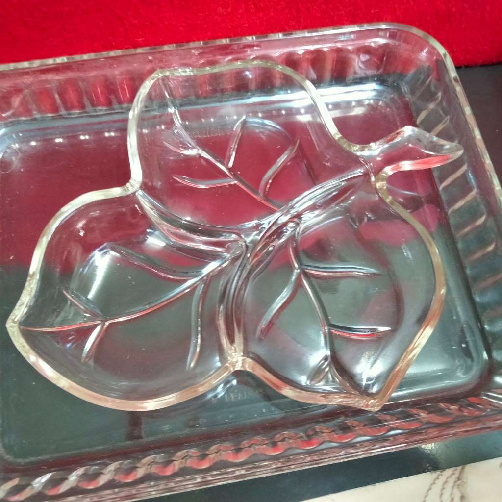 Arcusine Rectangular dish can bake in  1 leaf shape serving dish 1 early diamond Prescut Jug vintage