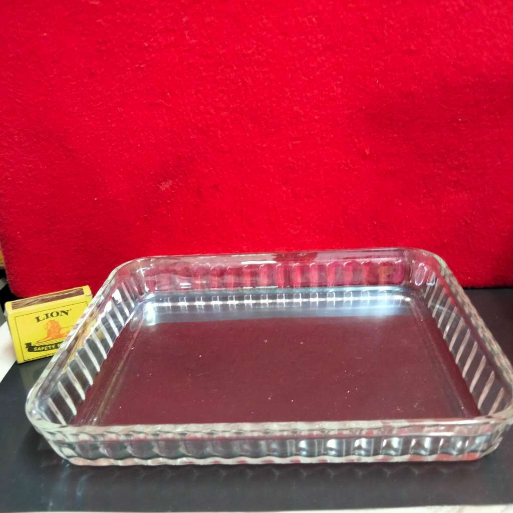 Arcusine Rectangular dish can bake in  1 leaf shape serving dish 1 early diamond Prescut Jug vintage