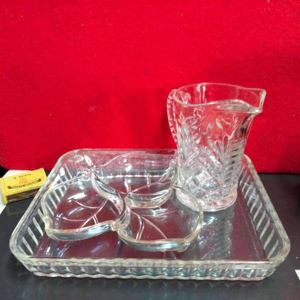 Arcusine Rectangular dish can bake in  1 leaf shape serving dish 1 early diamond Prescut Jug vintage