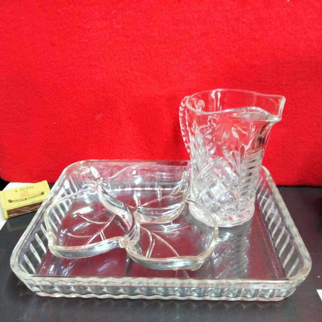 Arcusine Rectangular dish can bake in  1 leaf shape serving dish 1 early diamond Prescut Jug vintage