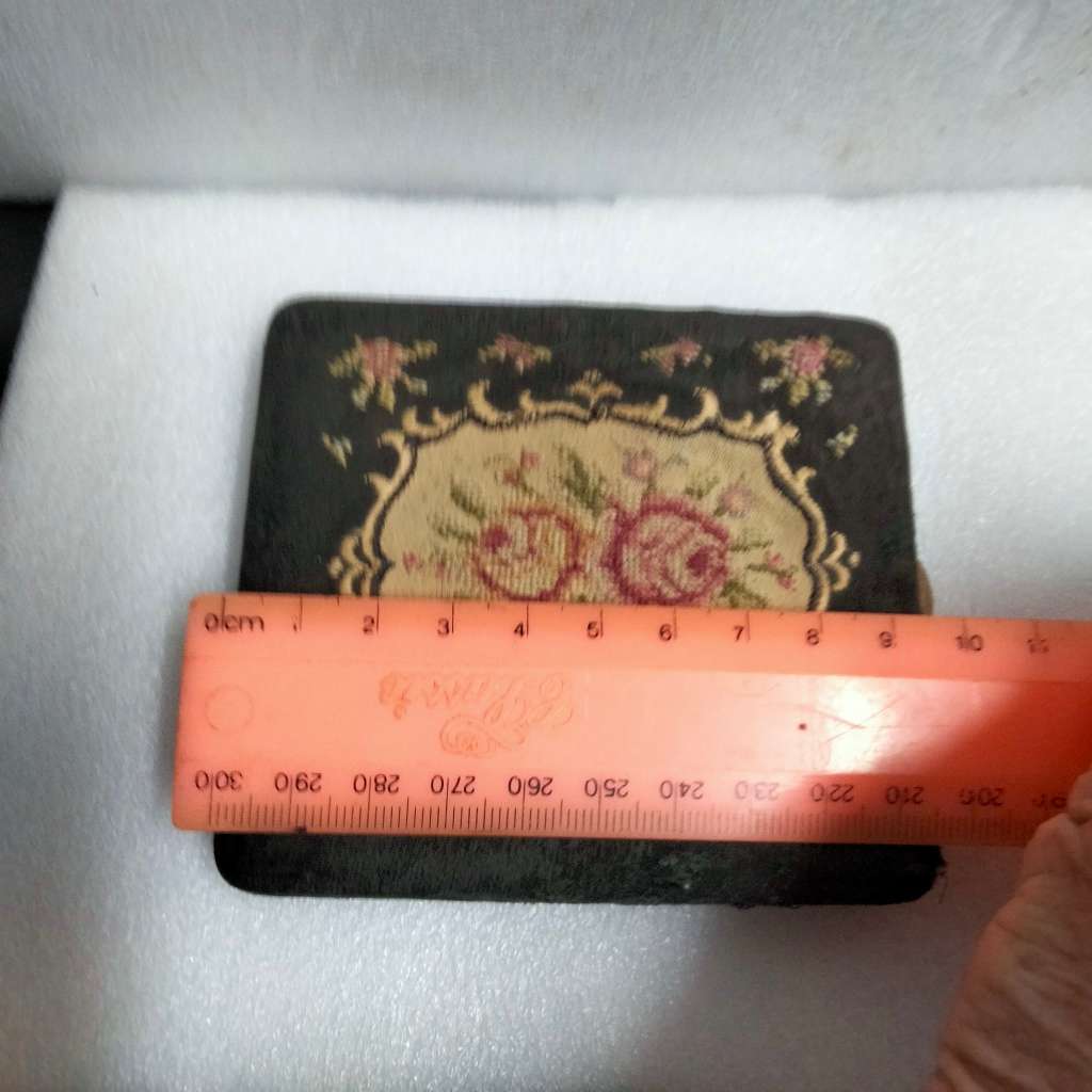 Cigarette Case vintage maker-Mona Lisa Look at my Buy Now listings No Waiting