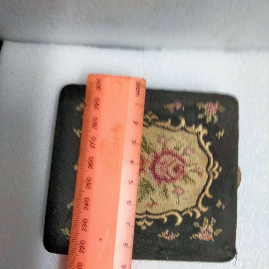 Cigarette Case vintage maker-Mona Lisa Look at my Buy Now listings No Waiting