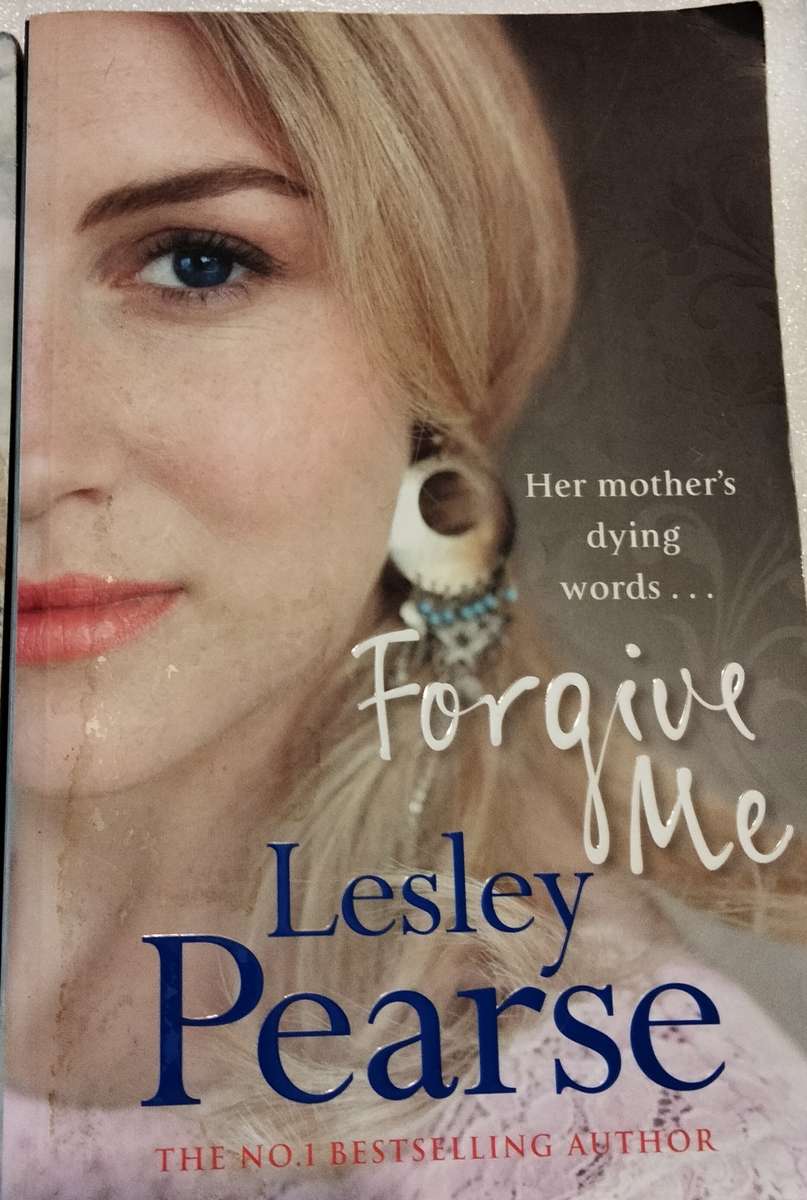 Book  LESLEY PEARSE - STOLEN +  FORGIVE ME Soft cover pre-owned