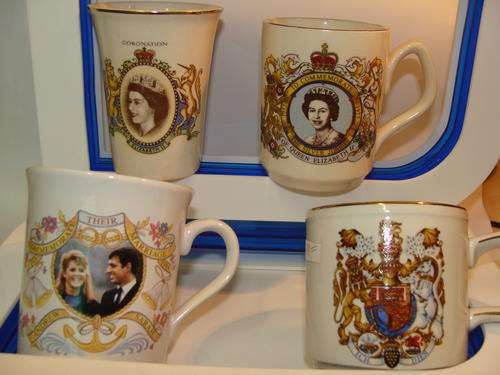 !!!!WOW!!!COMMEMORATIVE MUGS 4 ASSORTED!!GREAT- ENGLISH QUEEN & KIDS -ROYALIST DECOR!!!!FANTASTIC!!!